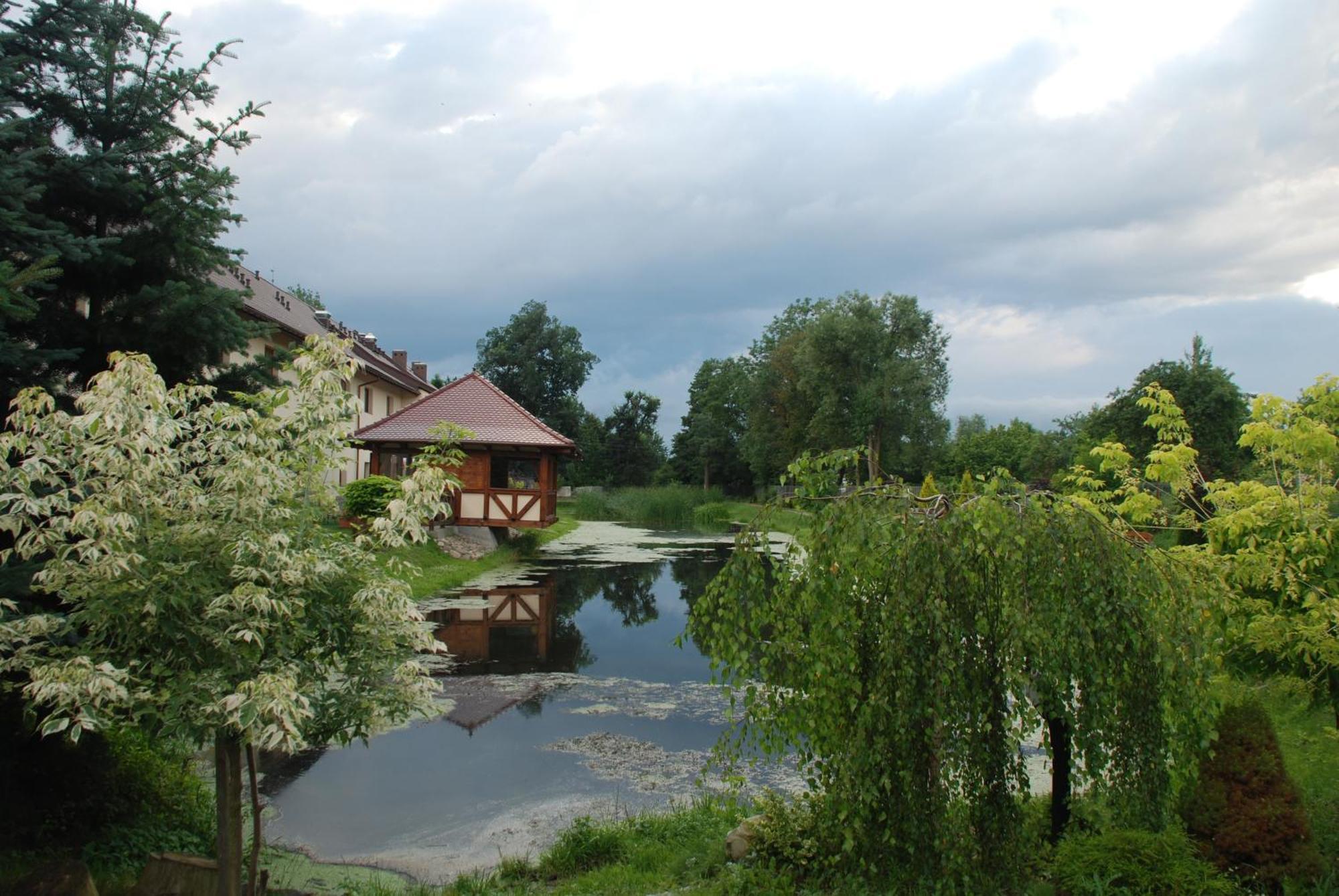 Hotel Karczyce Bagian luar foto